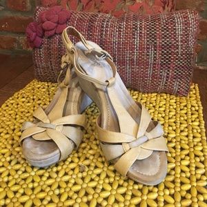 Women’s wedges. In excellent condition.